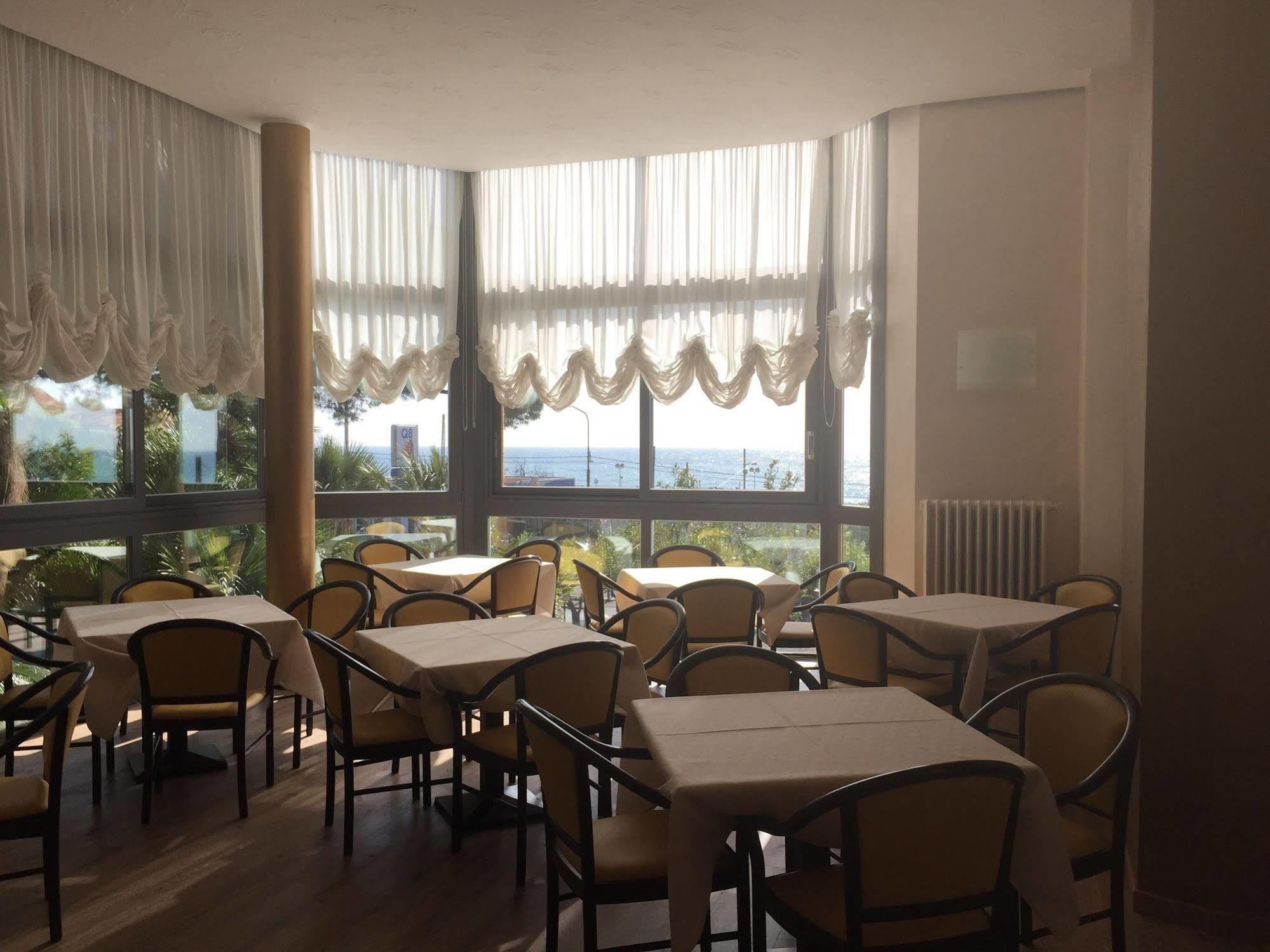 Hotel Napoleon Sanremo Exterior photo
